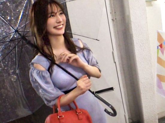 【巨乳】おっとり美人なお姉さんがナンパされセックスしちゃう！豊満ボディを揺らし感じる姿がたまらなくエチエチすぎる！