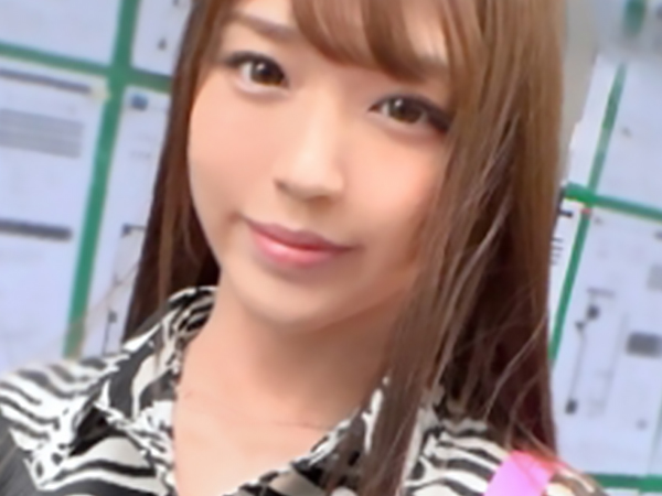 【抜群素人】こんなにむしゃぶりつきたいおみ足をお持ちなのに最近は恋人とレス気味！浮気の虫が騒いじゃってパコパコします！