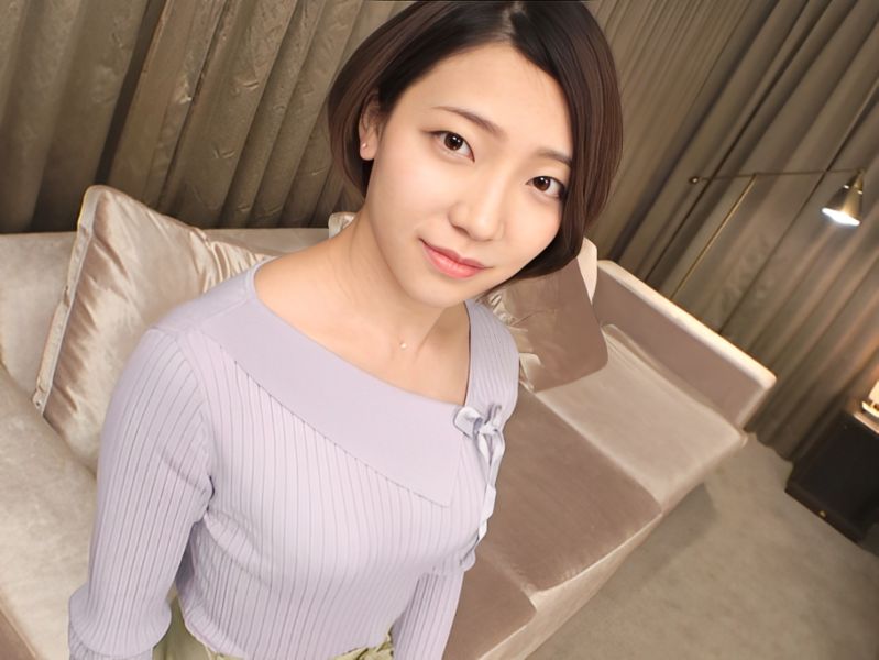 【素人美容部員のギャップエロ】大人っぽい美容部員が、実は体位マニア！？見た目と裏腹なエロさでチ●ポを激しく感じまくる姿に爆笑＆興奮！ｗ