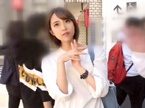 【ショートカット美少女の淫乱プレイ】『ダメ…出ちゃう…』キュートな美少女がおマンコかき回され、ビクビク痙攣！チンコをペロペロ舐め回し、濃厚フェラでご奉仕♡エロ可愛い喘ぎ声が響く！