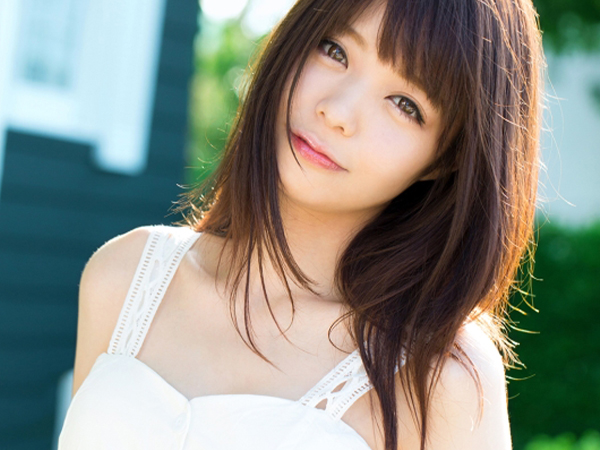 【貧乳美少女の頑張り】小っちゃいオッパイの美少女が必死にチンポをしゃぶる！パイパンま○こに生で挿入され、感じまくるイキ顔がたまらない♡