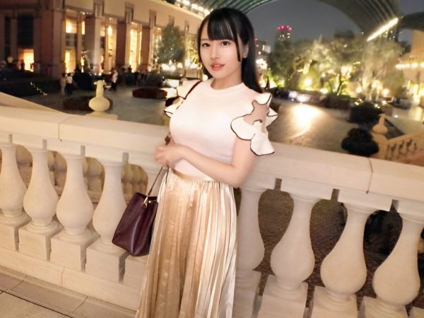 【ナンパ成功】アニメ声の巨乳美少女、敏感ま●こを手マンで刺激！大量の潮吹きでビショビショに♡即ハボなカラダに興奮必至！！