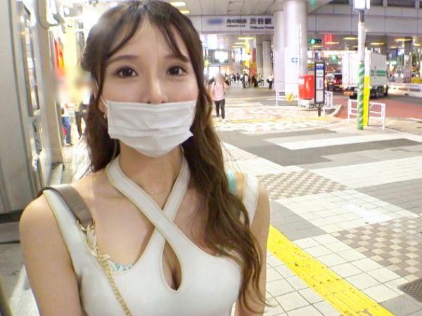 【巨乳バーテンダーをゲット】街中でナンパしたマスク美人が1年振りのセックスで大胆に変身！チンポを咥え込み、オマンコびしょ濡れで感じまくる♪