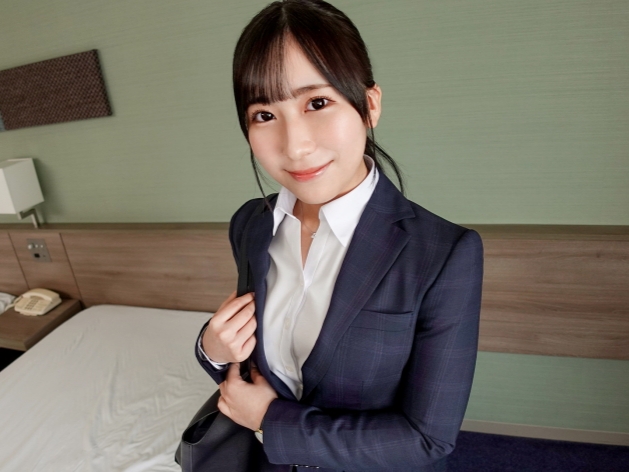 【新卒OLの秘密】『ダメ…仕事中なのに…』スーツ姿のぷるぷる美乳OLが黒パンスト破られてパコパコ！仕事のストレスをエロで発散♥