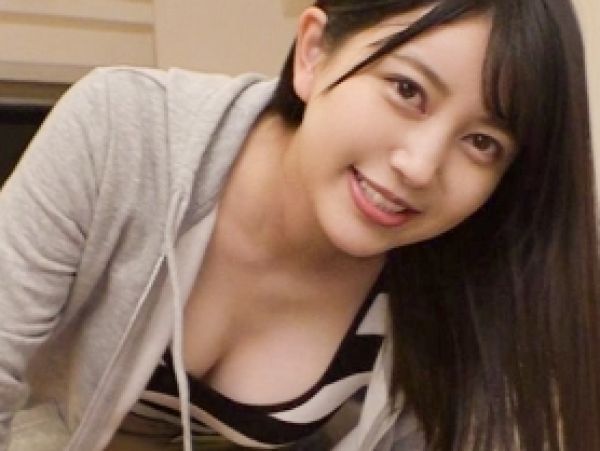 【欲求不満なJD】高嶺の花のスレンダー美女が、本能むき出しの3Pで大絶叫！淫乱な本性をさらけ出し、男たちを翻弄するエロティックな夜♡