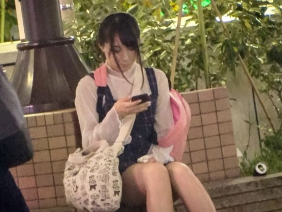 【池袋の天然美少女をガチ堕ち】マイペースな素人娘をナンパ即ハメ！大股開かせてバックから巨根をズボズボ、全力ピストンで感じまくる姿がたまらない！！天然キャラがエロさ倍増！♡