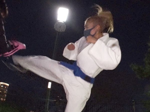 【アラサー格闘女子】強気な彼女が激しく犯される！『弱い男はお断り♡』戦闘モード全開のストロングセックス！屈強なボディを揺らし、激しいピストンに喘ぐ姿は必見！リング外での彼女の弱気な喘ぎ声がたまらない！