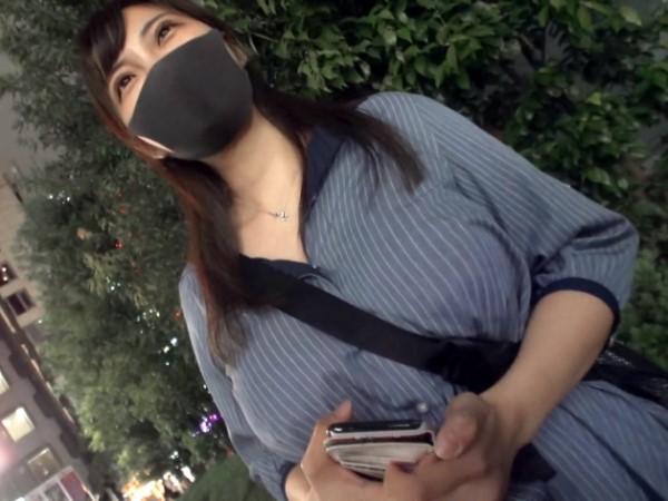 【肉感OLの危険な副業】『ダメ…生は…』爆乳むっちりボディのOLが、デカ乳揺らして生チン挿入！どっしりとした美尻をガシガシ突かれて、肉感たっぷりのエロさに興奮必至！立ちバックで激しく突かれて、思わず声が漏れちゃう！♡