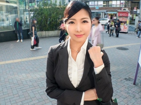 【街角ナンパでOLゲット】『仕事中なのに…』真面目そうなOLがホテルでねっとりフェラチオご奉仕！！我慢できず激しく腰振る生々しいSEX！！