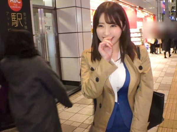 【素人】仕事帰りのFカップ美巨乳美脚OLをナンパGET！ホテルINでピンク乳首晒して着衣SEX！