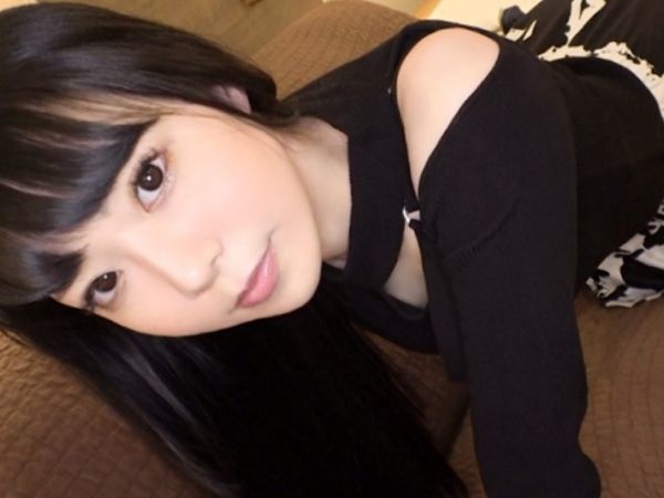 【清楚系美女の性欲爆発】「もっと奥まで！」バックで激ピストンに絶頂しまくり！ソファーびしょ濡れにするほど感じまくるエロい姿がたまらん♡