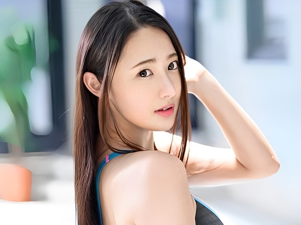 【水着美女の汗だくSEX】『気持ち良すぎる…』ロッカールームで突然の快楽！ビキニ姿の美女が激しい騎乗位で腰を振りまくり、汗と愛液でぐっちょぐちょになりながら絶頂を迎える♡