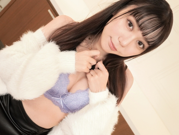 ＜欲情元アイドル＞「耳とか胸とか…♥」性感帯が敏感すぎる女子！すぐ発情しちゃう反応が卑猥の極地！