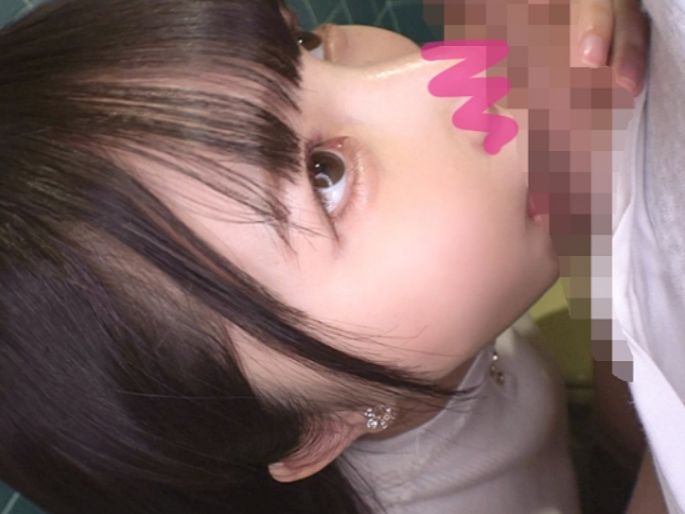 【公衆トイレでまさかのフェラ】「誰かに見られちゃう…」清楚系美少女が公衆トイレで大胆奉仕！その後はホテルで濃厚セックス♡かわいすぎる彼女との最高のひと時！
