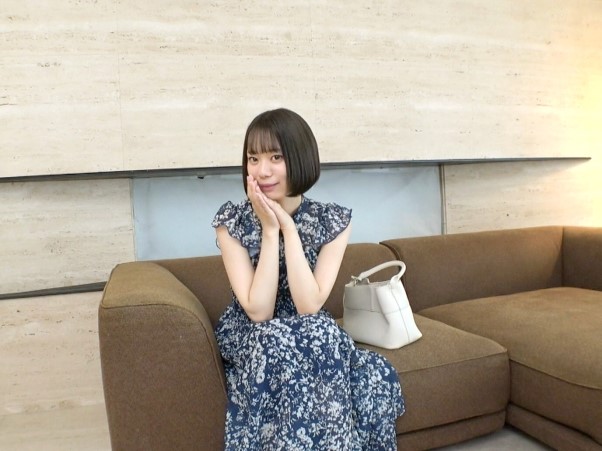 【清純系ビッチのギャップ】『エッチ大好き♥』見た目は清楚なのに、つるつるオマンコで肉棒を咥え込むドスケベ美少女！！メス顔で感じまくる姿がエロすぎる！！