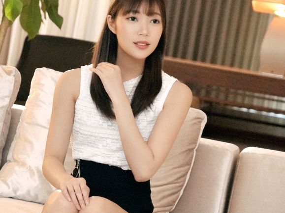 【久々セックスの美乳お姉さん】『気持ち良すぎ…』久しぶりのチンポに恍惚の表情！騎乗位で激しく腰を振りまくり、久々の快感に溺れる姿がエロすぎる！♥